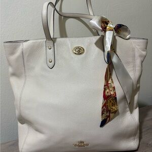 Coach Cream Shoulder Bag ,like new